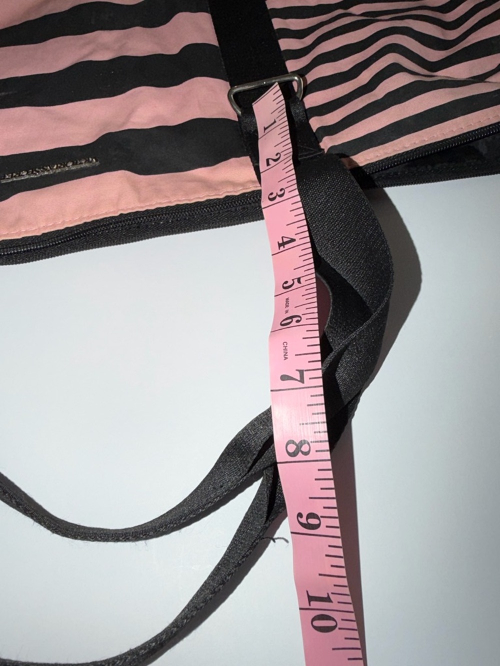 Victoria secrets duffle - Picture 8 of 8